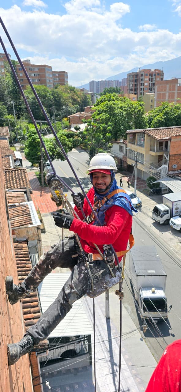 Pintura de Fachada en Altura